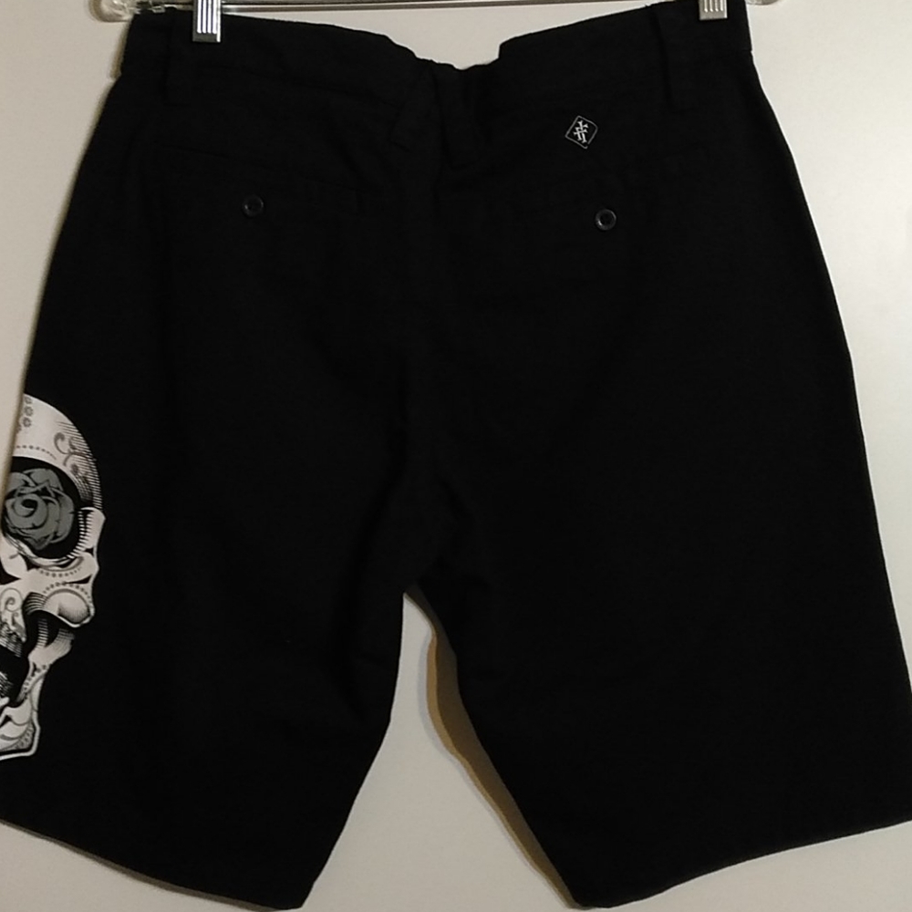 Shorts - Picture 2 of 3